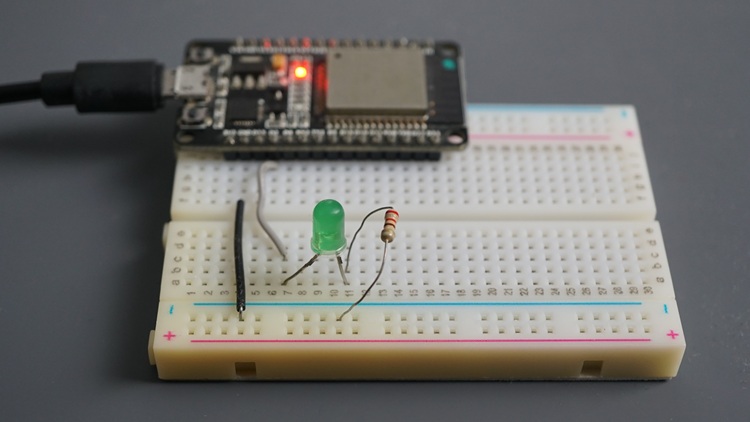 ESP32 clignotant LED (DED)