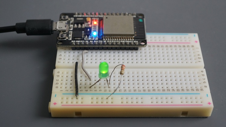 ESP32 clignotant LED (LED sur)