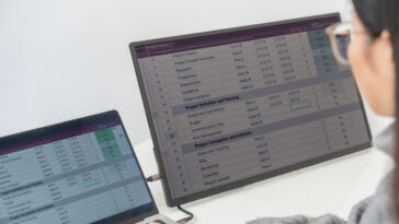 Eazeye 2.0 24-inch Reflective LCD monitor