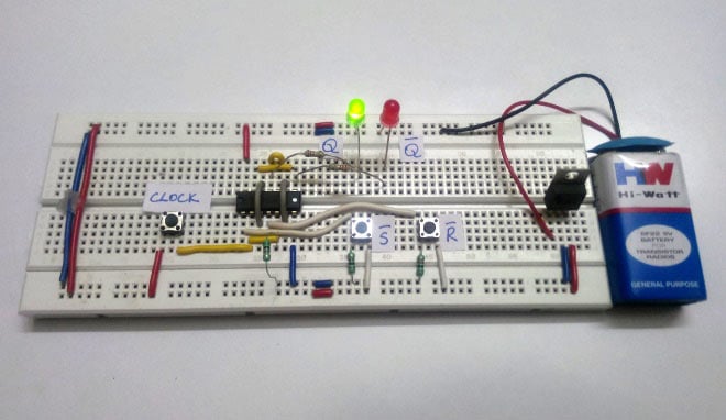 Sr bascule avec les portes NAND: circuit, table de vérité et travail