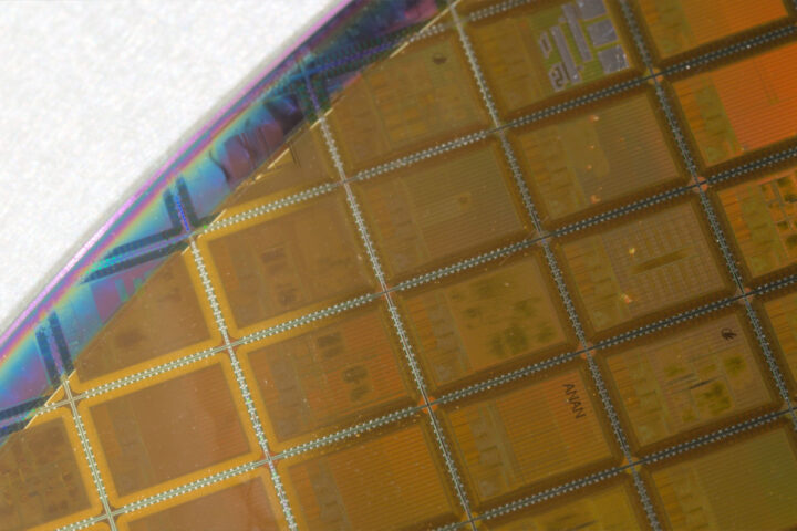 Wafer.space Terminé la tranche de silicium avec plusieurs matrices