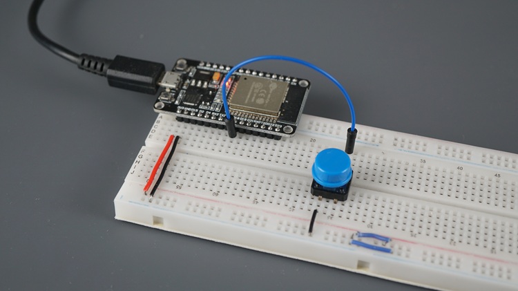 ESP32 avec un bouton poussoir sur une maquette