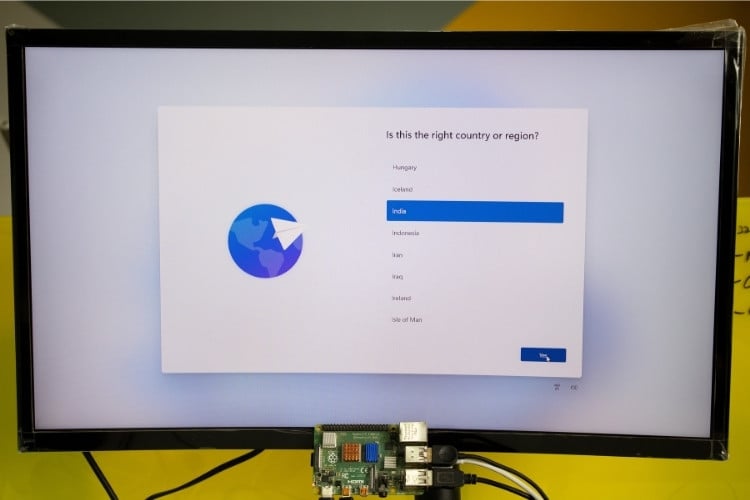 Configuration de Windows 11 sur Raspberry Pi affichant l'écran de sélection de région
