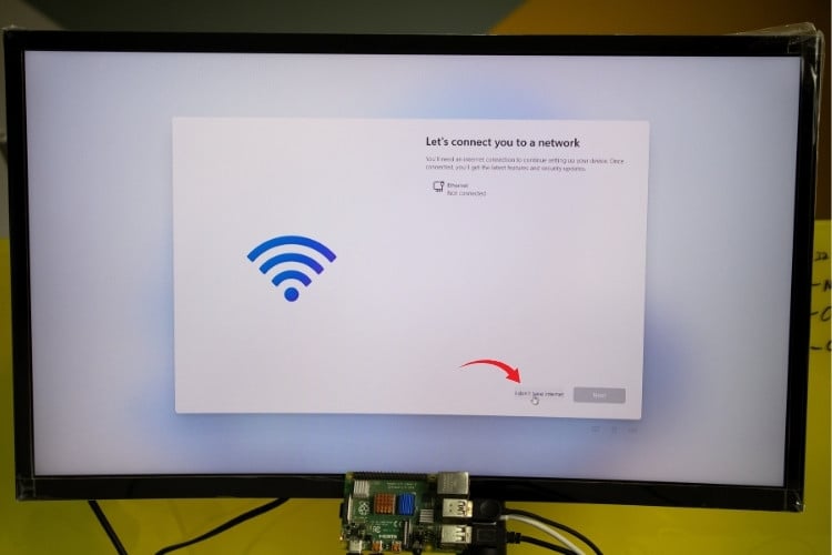 Configuration de Windows 11 affichant l'option de compte local après avoir contourné les exigences réseau sur Raspberry Pi