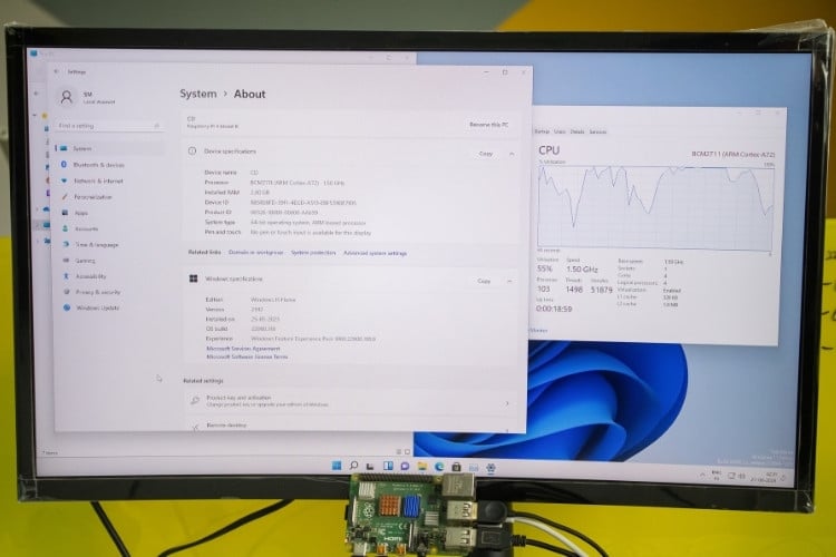Le bureau Windows 11 s'exécute avec succès sur Raspberry Pi, affichant le menu Démarrer et la barre des tâches