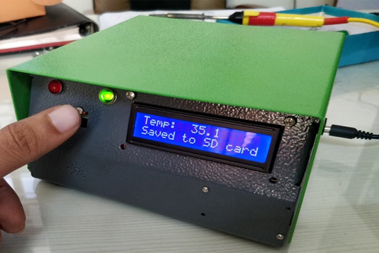   Thermomètre infrarouge numérique à montage mural sans contact avec enregistrement sur carte SD