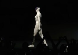 Humanoid Walks, Stuns Crowd, XPENG Proves It’s Real