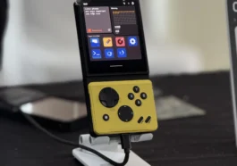 Mecha comet handlheld linux computer