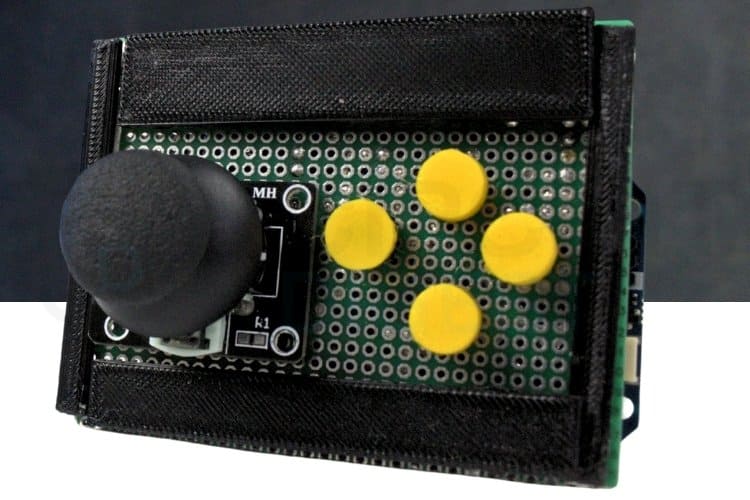 Comment créer un contrôleur de jeu Arduino – Guide étape par étape 3 Configuration complète du contrôleur de jeu Arduino montrant l'assemblage complet du système avec les composants et les connexions étiquetés