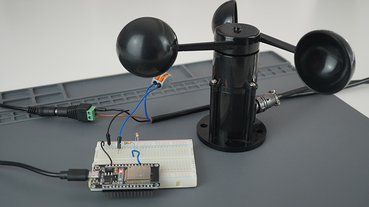 ESP32 : 10 projets faciles pour les débutants 8 ESP32 avec circuit anémomètre
