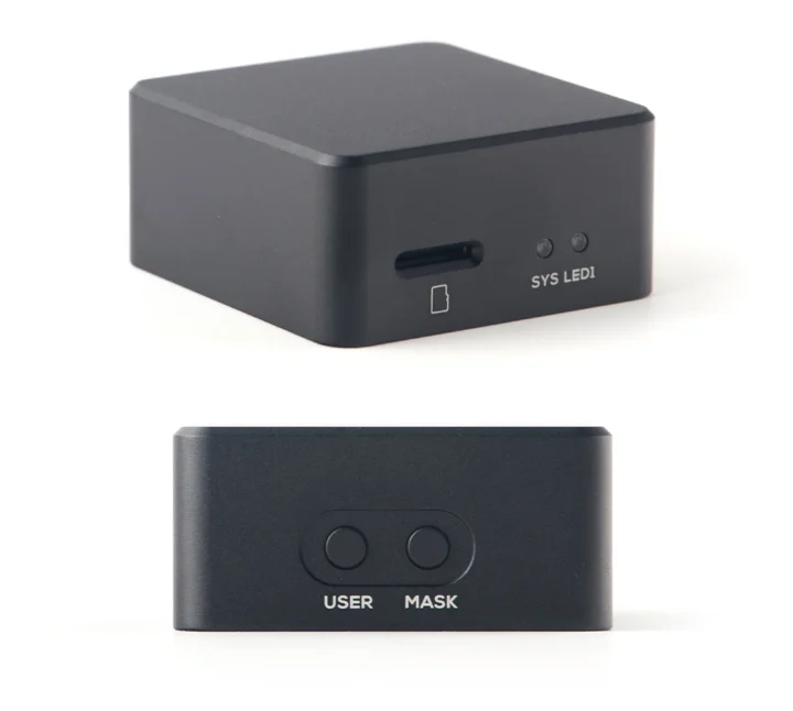 Boîtier avec bouton LED emplacement pour carte microSD Boîtier avec bouton LED emplacement pour carte microSD