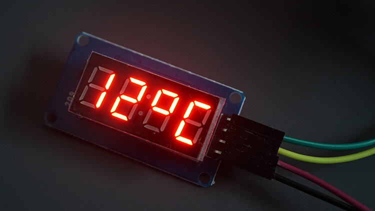 MicroPython : ESP32/ESP8266 TM1637 Affichage LED à 4 chiffres et 7 segments 18 ESP32 avec TM1637 - affichage de la température en Celsius