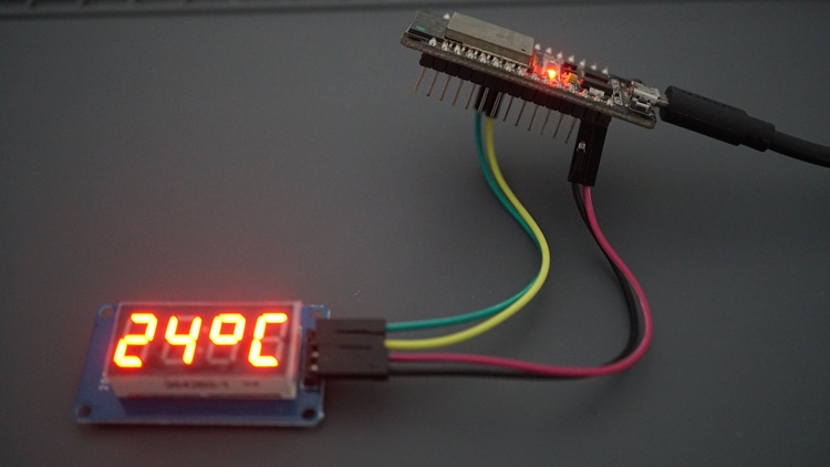 MicroPython : ESP32/ESP8266 TM1637 Affichage LED à 4 chiffres et 7 segments 11 ESP32 avec affichage de la température TM1637