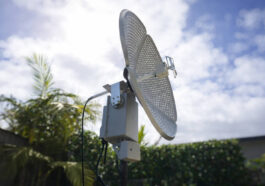 Discovery Drive - Un rotateur d'azimut/élévation basé sur ESP32-S3 pour les antennes paraboliques et les antennes SDR (financement participatif)