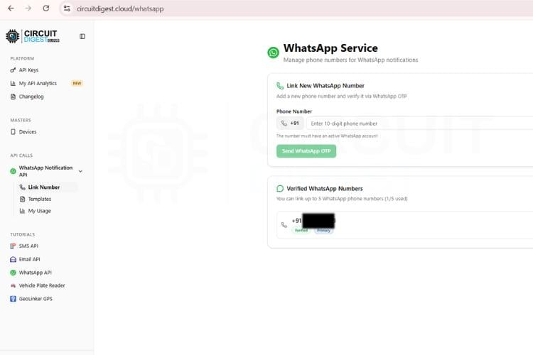 Écran d'enregistrement CircuitDigest Cloud WhatsApp affichant la configuration de la clé API et du numéro de téléphone