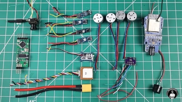 Le plus petit drone fusée sans balais ESP32 DIY 2 Le plus petit drone fusee sans balais ESP32 DIY