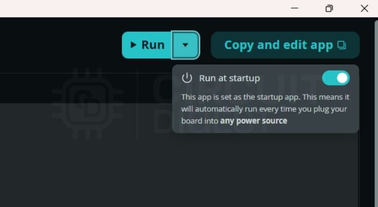 Premiers pas avec Arduino UNO Q - Guide du débutant 10 Liste déroulante des options d'exécution de l'Arduino App Lab affichant la bascule « Exécuter au démarrage » pour les programmes à démarrage automatique sur UNO Q