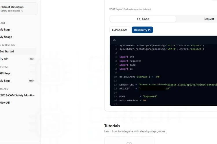 Code Python pour le système de détection de casque Raspberry Pi affiché dans Thonny IDE avec le champ de clé API mis en évidence