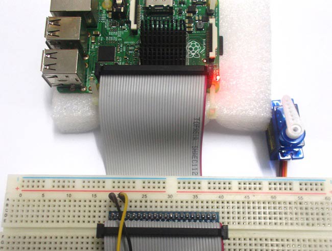 Contrôle de servomoteur avec Raspberry Pi Contrôle de servomoteur avec Raspberry Pi