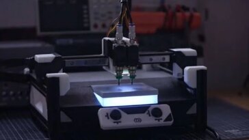 Cette machine de sélection et de placement DIY offre une précision de 10 microns 18 DIY Pick-and-Place Machine Built for Micron-Level Precision