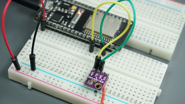 ESP32 Web BLE : visualisation des données du capteur en direct (graphiques BME280) 4 Carte ESP32 connectée à un capteur BME280