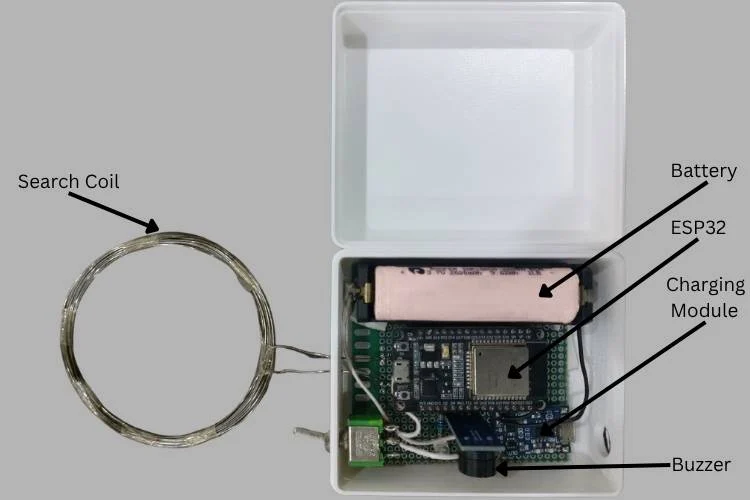Détecteur de métaux DIY ESP32 entièrement assemblé dans son boîtier imprimé en 3D