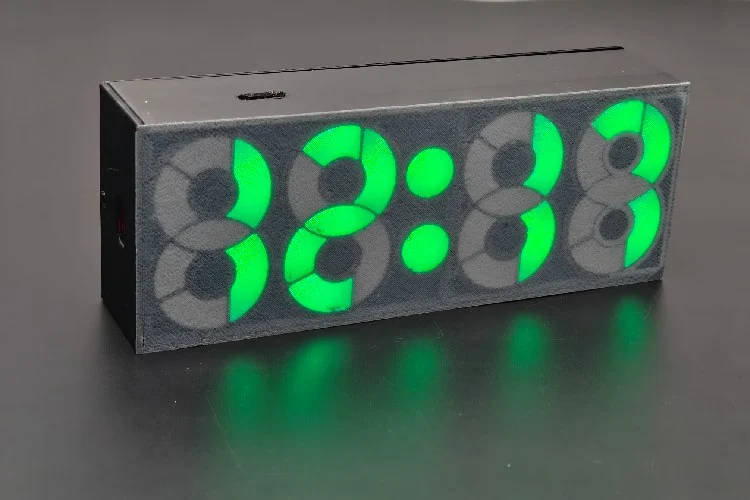 Horloge à segments ronds entièrement fonctionnelle