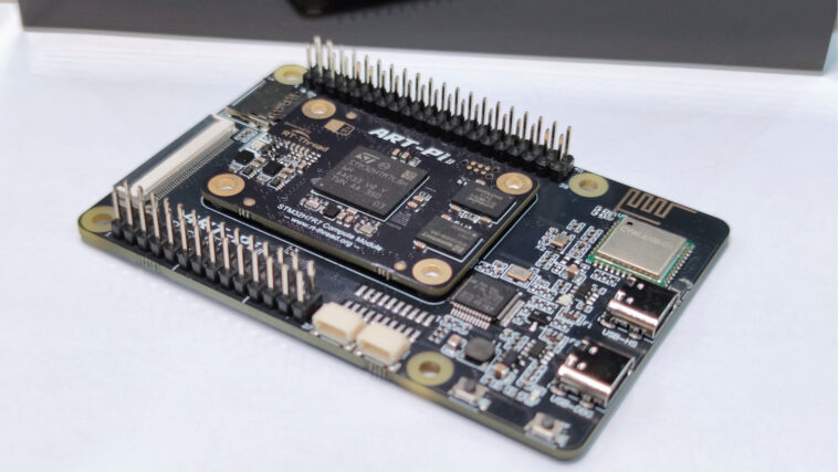 Carte de développement ART-Pi II avec microcontrôleur STM32H7R7 et GPU NeoChrom 2.5D 1 STM32H7R7 development board