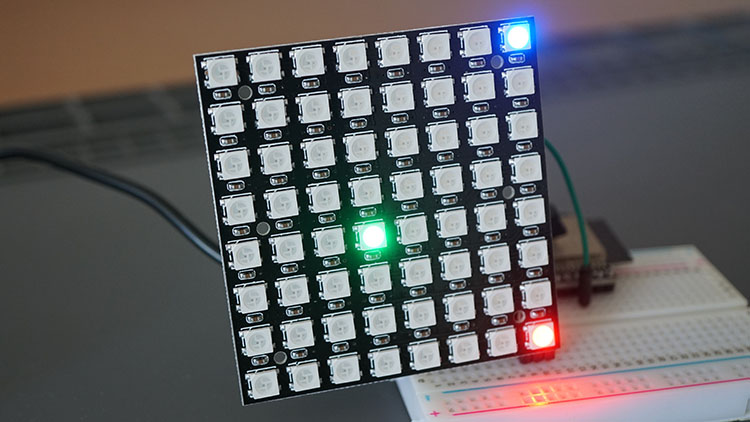 ESP32 : 64 matrices 8x8 LED RVB WS2812B (Arduino IDE) 9 ESP32 64 WS2812B RGB LED 8x8 Matrix contrôle chaque LED individuellement Arduino IDE